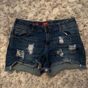 Ripped shortie jeans